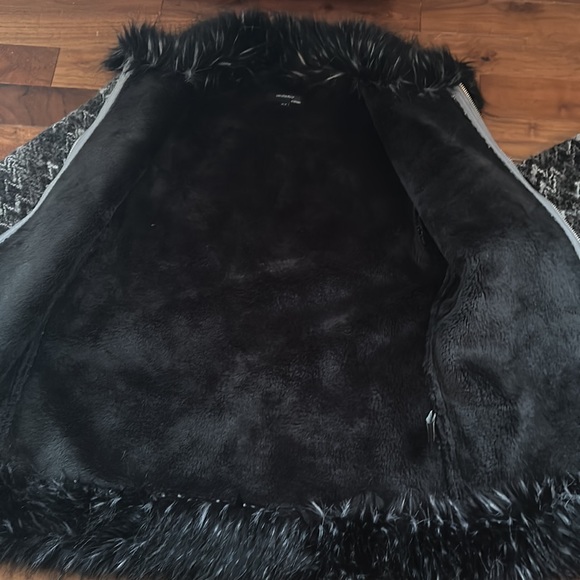 Black fur coat ! - Picture 10 of 10